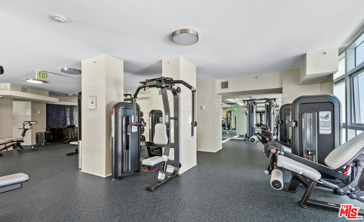 13700 Marina Pointe Dr Unit: 619