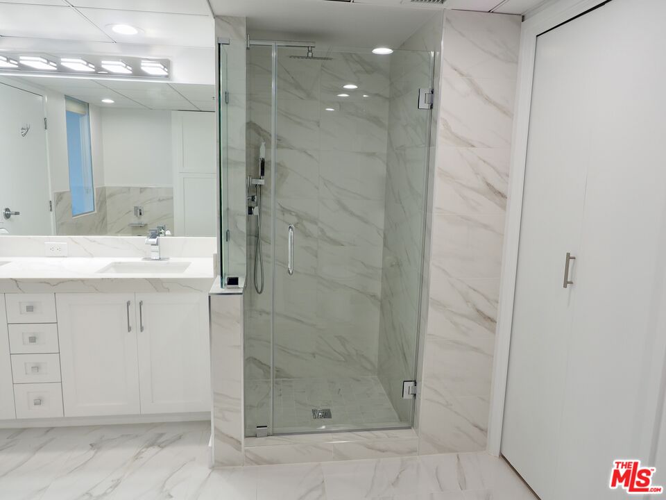 13700 Marina Pointe Dr Unit: 619