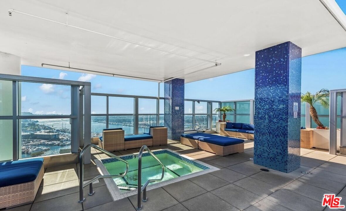 13700 Marina Pointe Dr Unit: 619