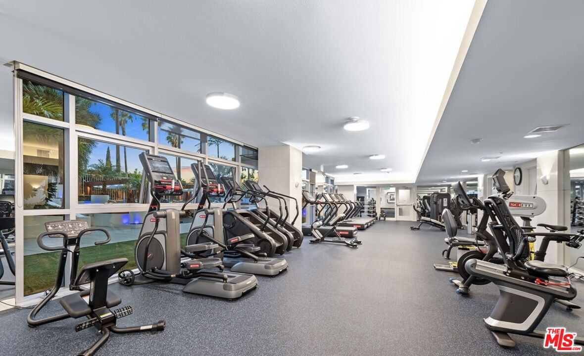 13700 Marina Pointe Dr Unit: 619