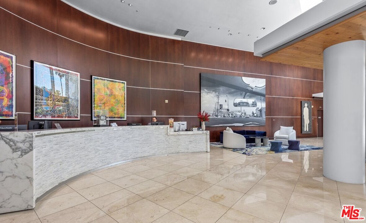 13700 Marina Pointe Dr Unit: 619