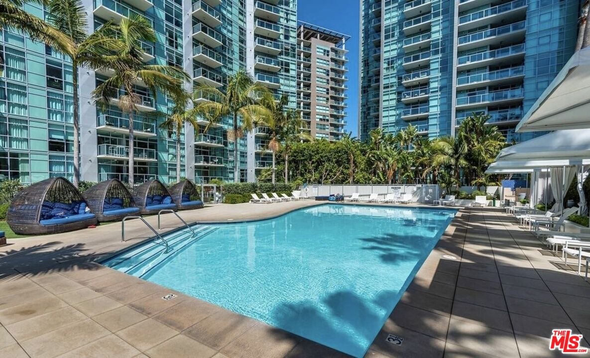 13700 Marina Pointe Dr Unit: 619