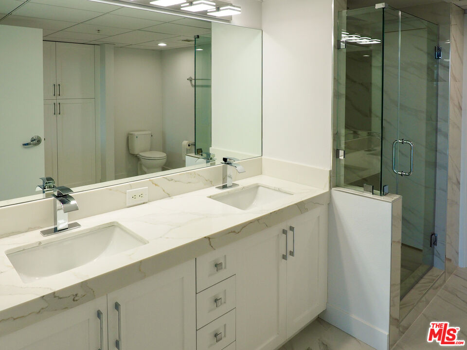 13700 Marina Pointe Dr Unit: 619