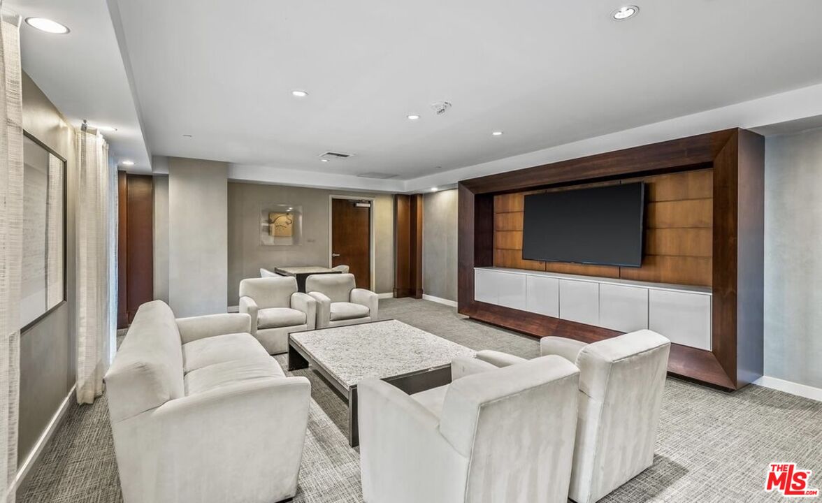 13700 Marina Pointe Dr Unit: 619