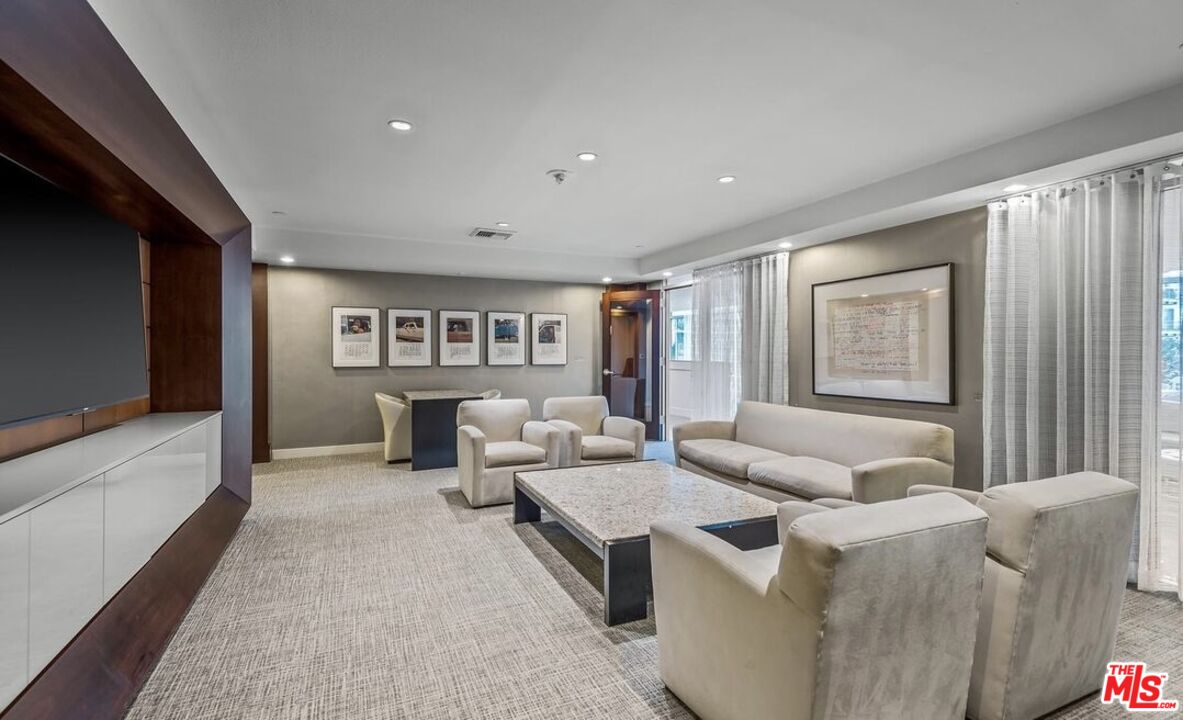 13700 Marina Pointe Dr Unit: 619
