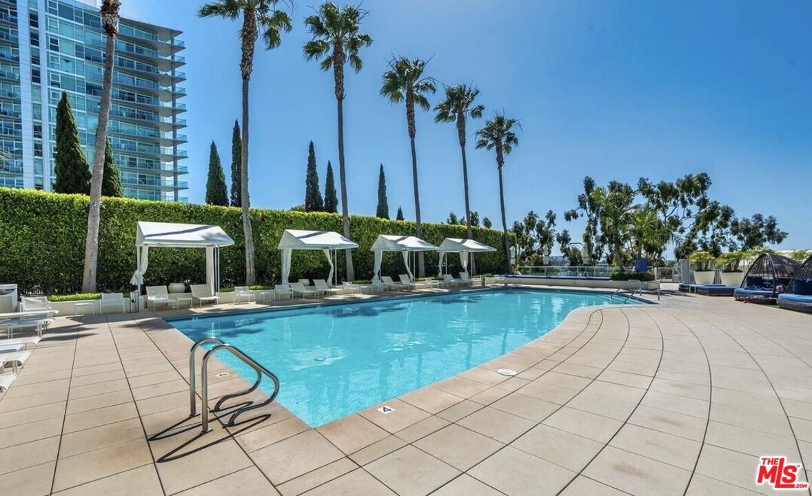 13700 Marina Pointe Dr Unit: 619