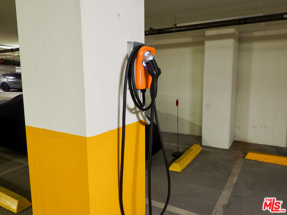 13700 Marina Pointe Dr Unit: 619