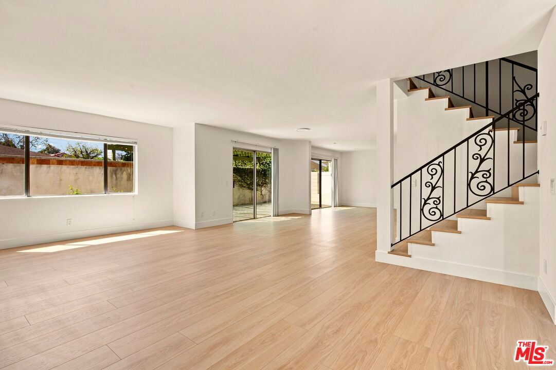 2214 Dufour Ave Unit: B
