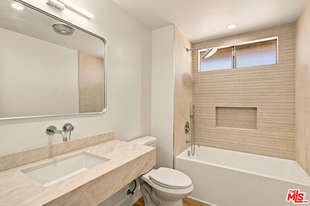 2214 Dufour Ave Unit: B