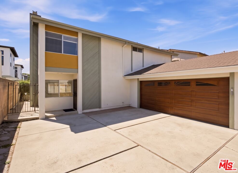 2214 Dufour Ave Unit: B