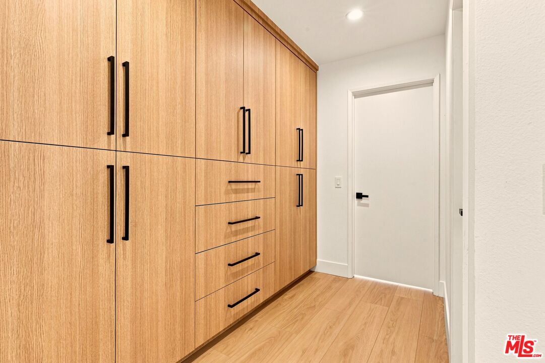 2214 Dufour Ave Unit: B