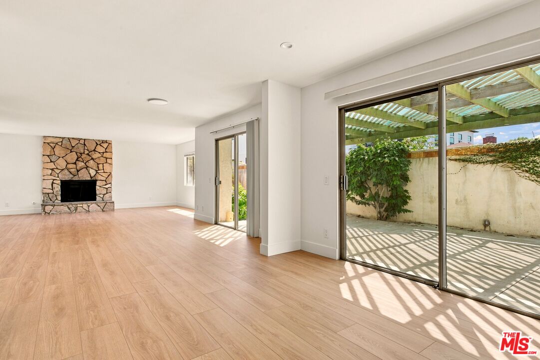 2214 Dufour Ave Unit: B