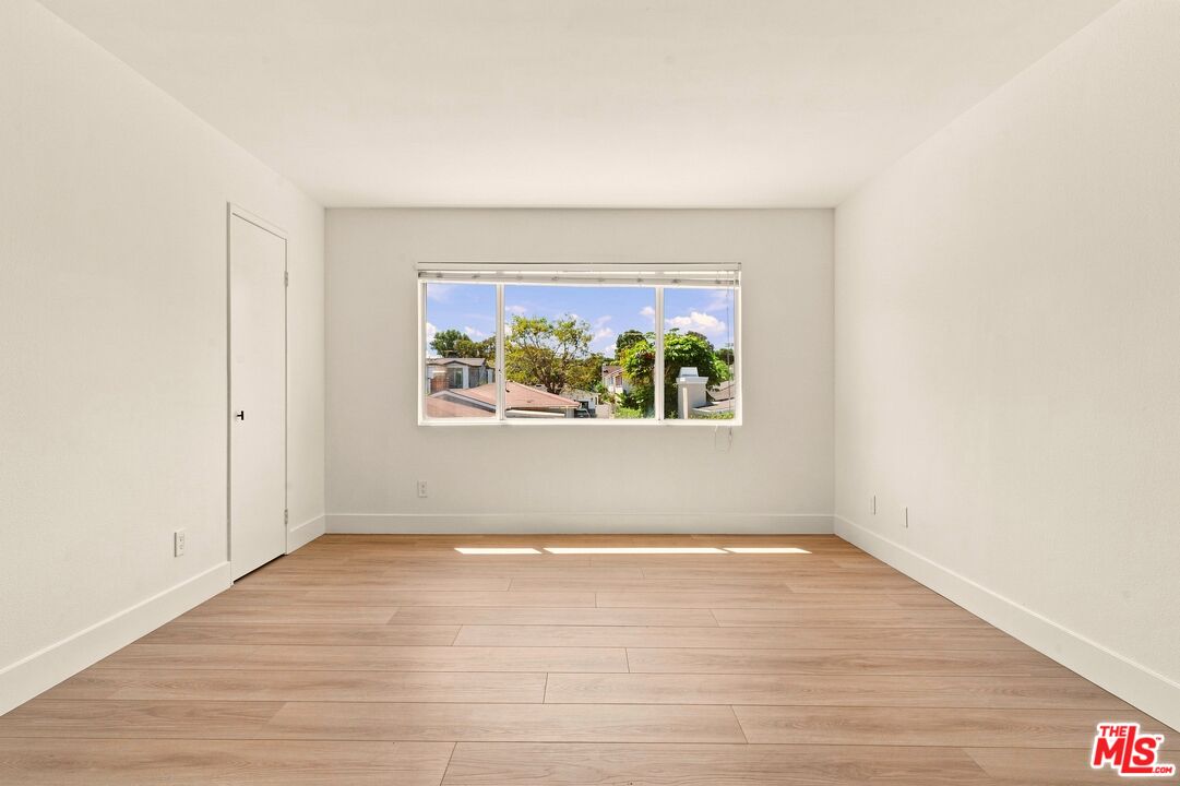 2214 Dufour Ave Unit: B