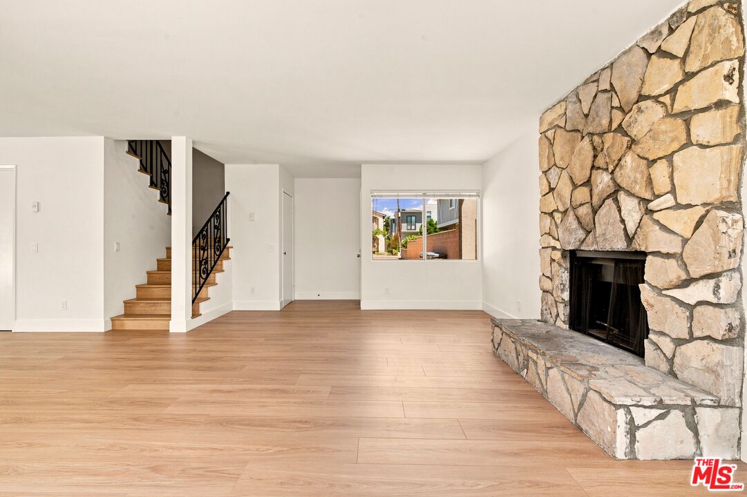 2214 Dufour Ave Unit: B