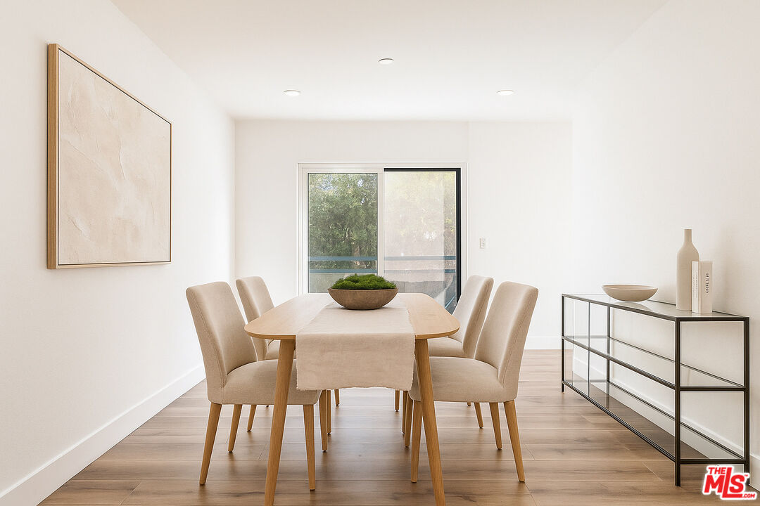 1110 W 40th Pl