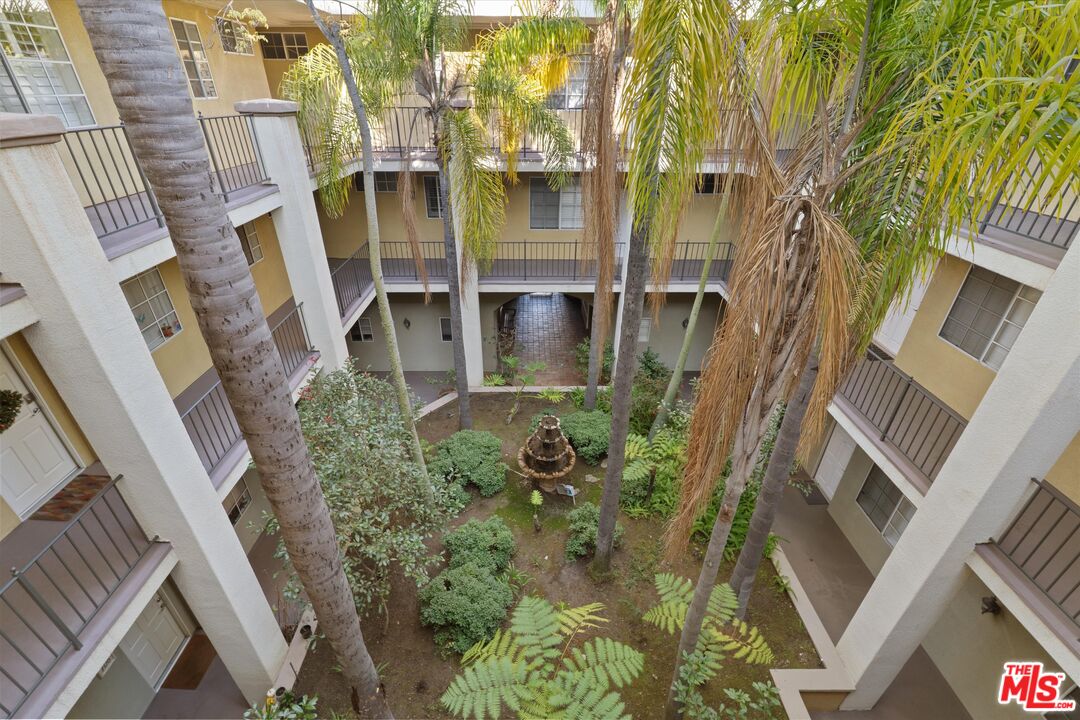 1225 Armacost Ave Unit: 304