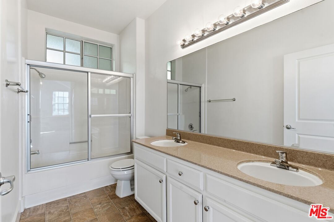 1225 Armacost Ave Unit: 304