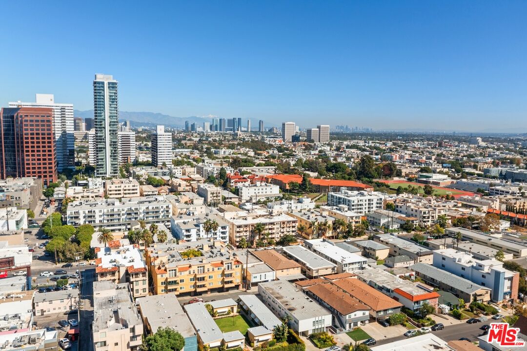 1225 Armacost Ave Unit: 304