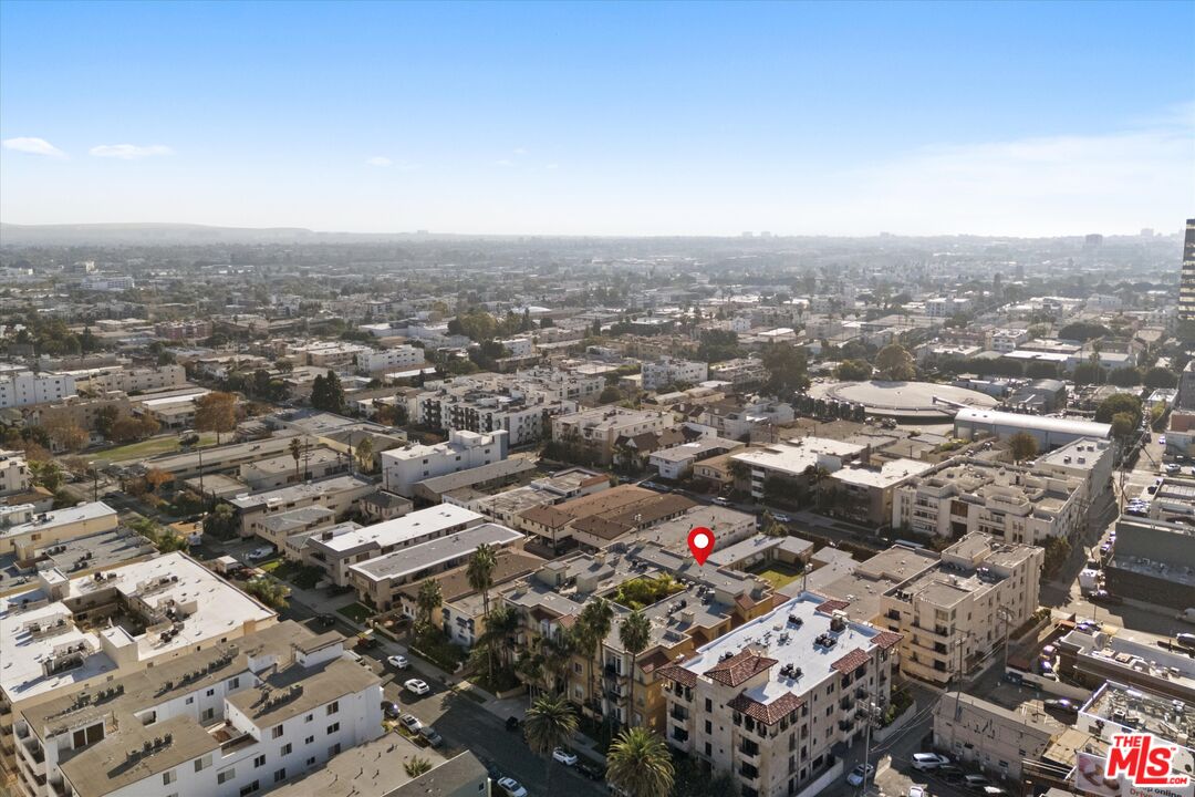 1225 Armacost Ave Unit: 304