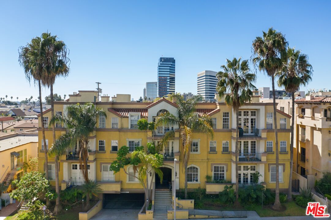 1225 Armacost Ave Unit: 304