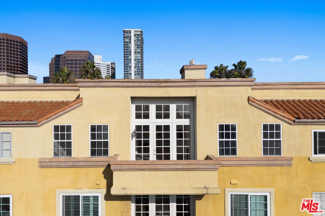 1225 Armacost Ave Unit: 304