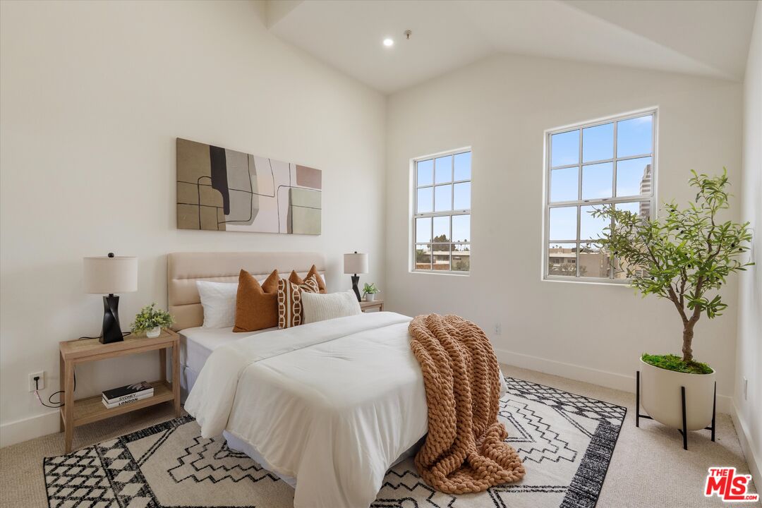 1225 Armacost Ave Unit: 304