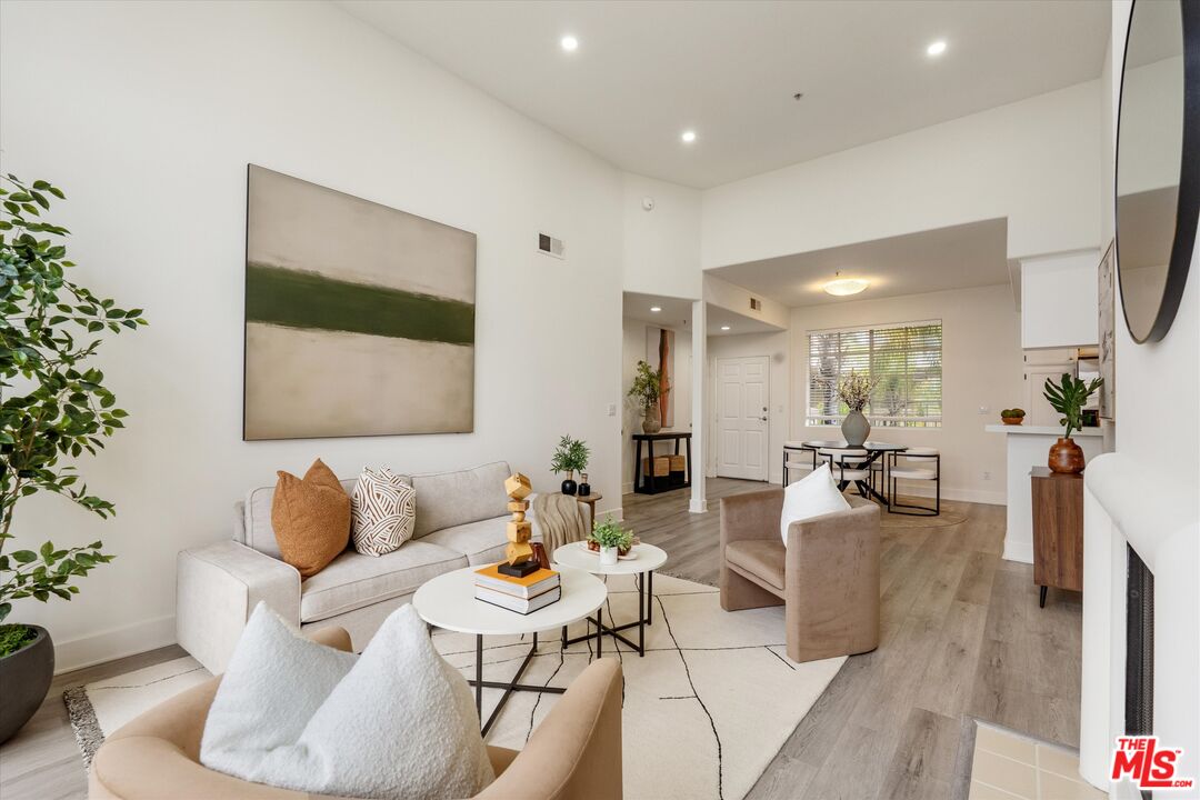 1225 Armacost Ave Unit: 304