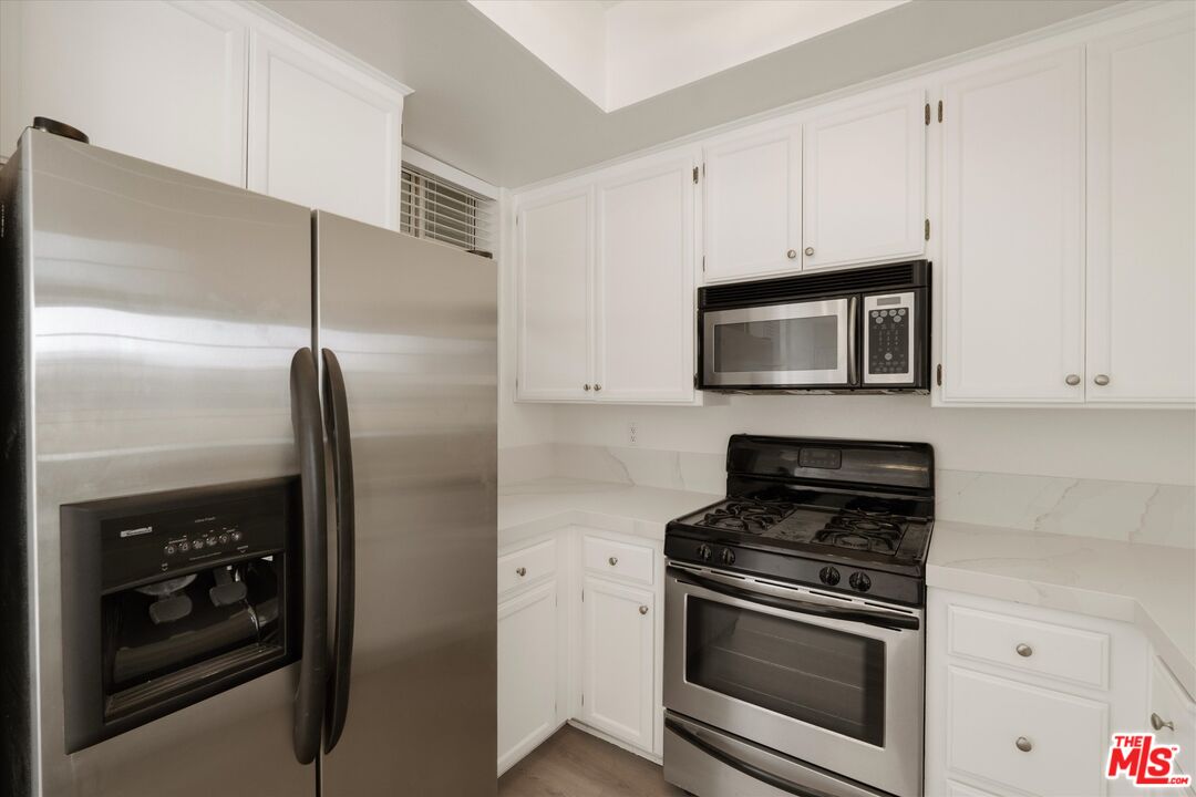 1225 Armacost Ave Unit: 304