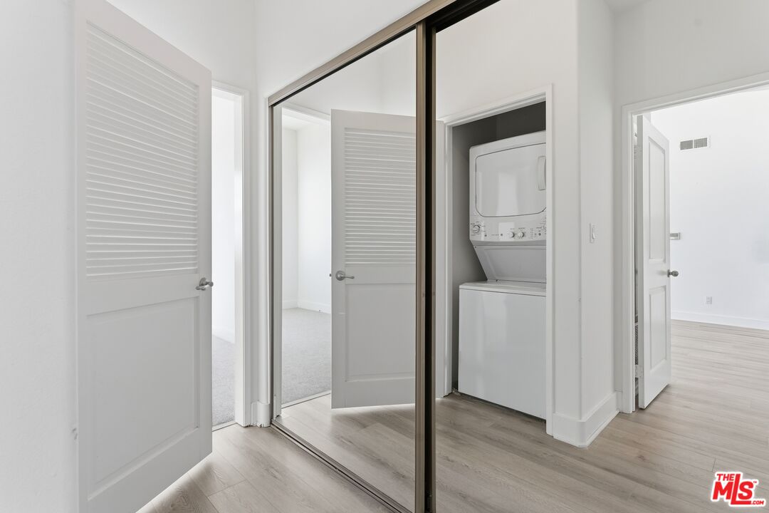 1225 Armacost Ave Unit: 304