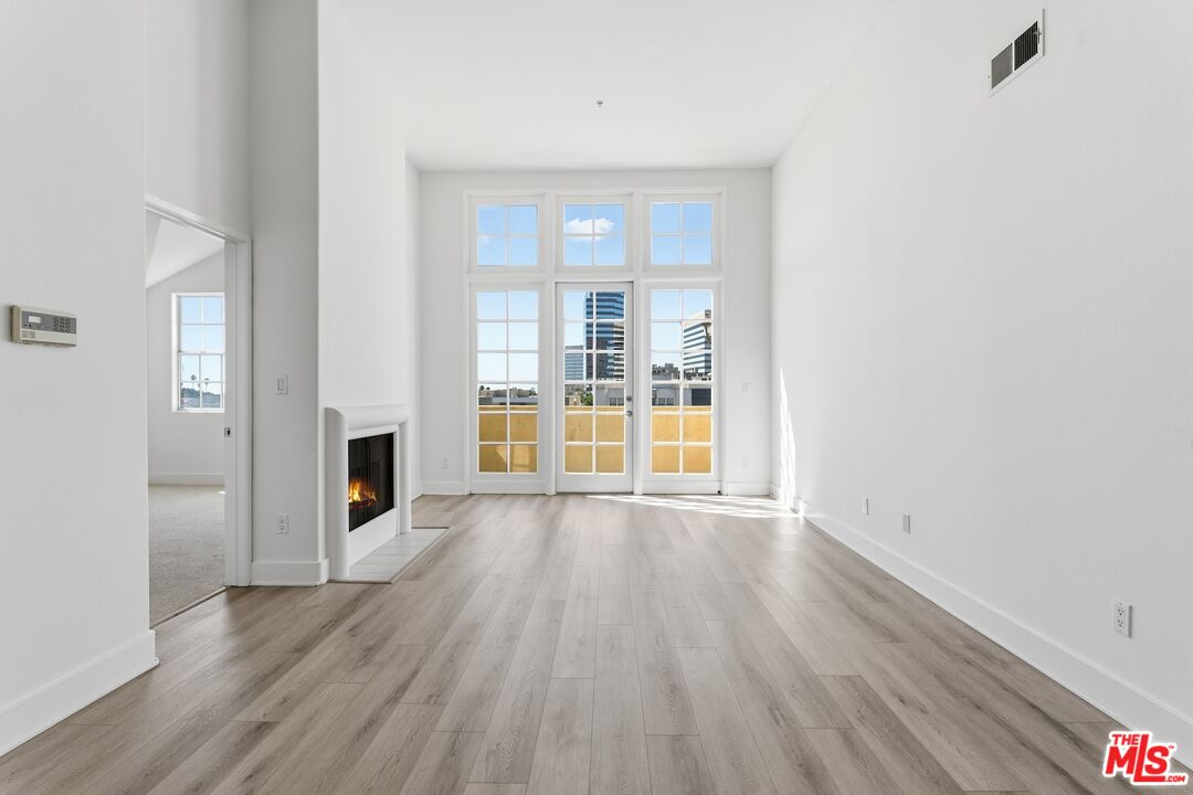 1225 Armacost Ave Unit: 304