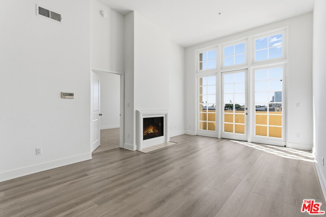 1225 Armacost Ave Unit: 304