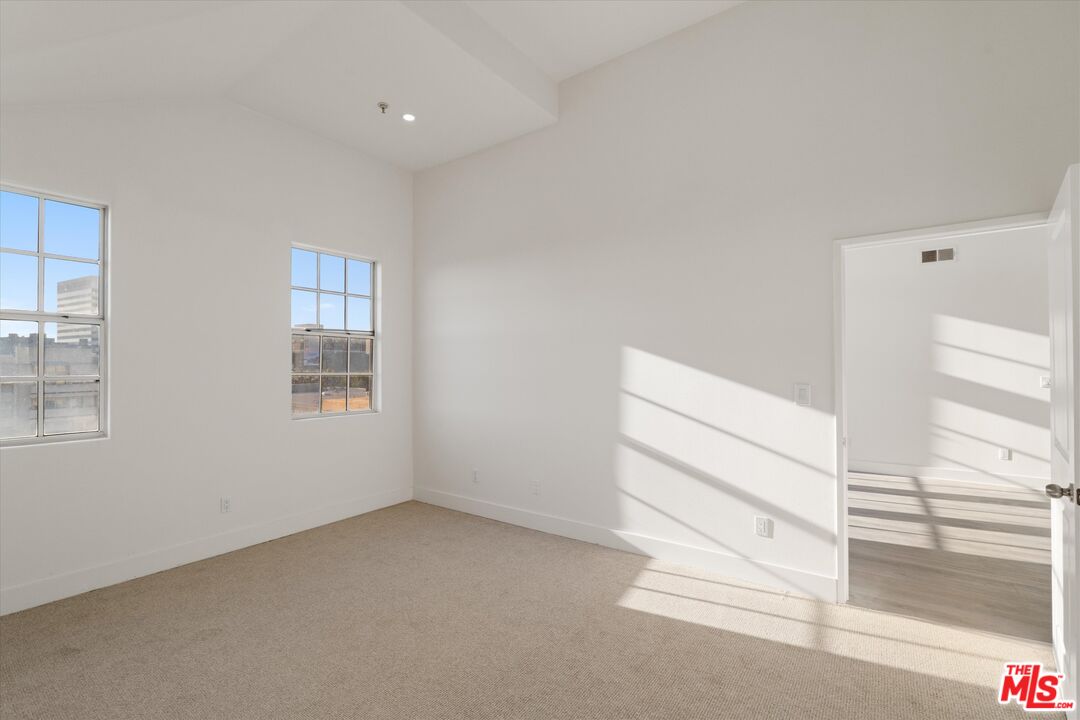 1225 Armacost Ave Unit: 304