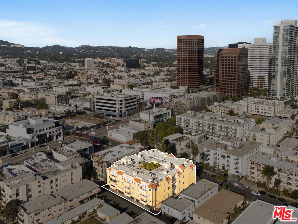 1225 Armacost Ave Unit: 304