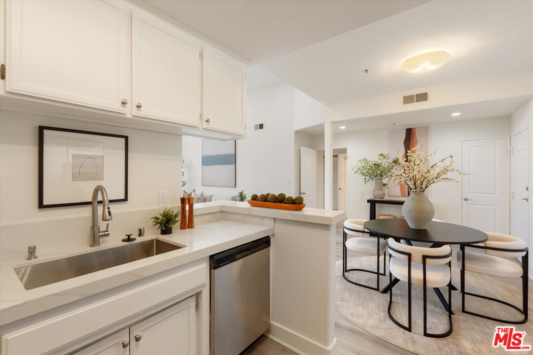 1225 Armacost Ave Unit: 304