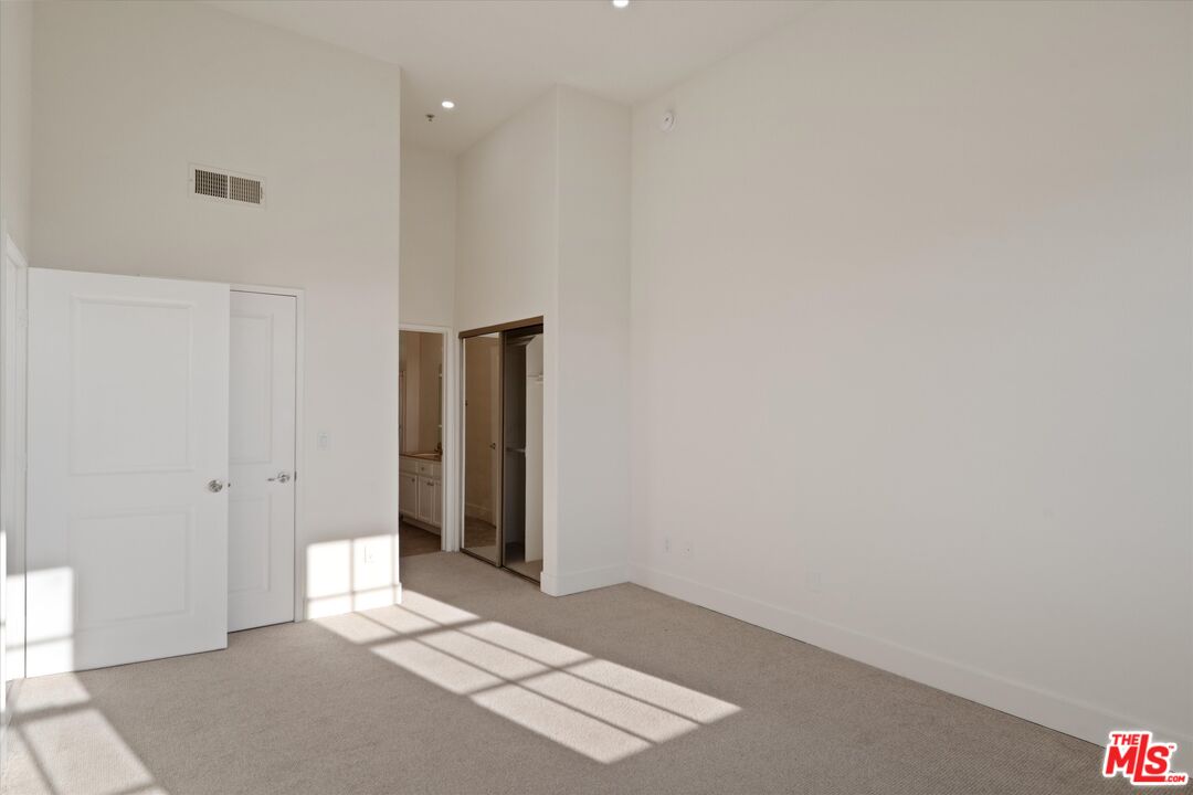 1225 Armacost Ave Unit: 304