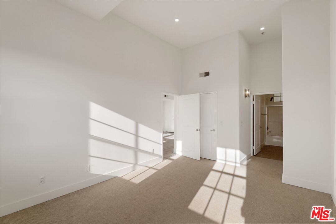 1225 Armacost Ave Unit: 304