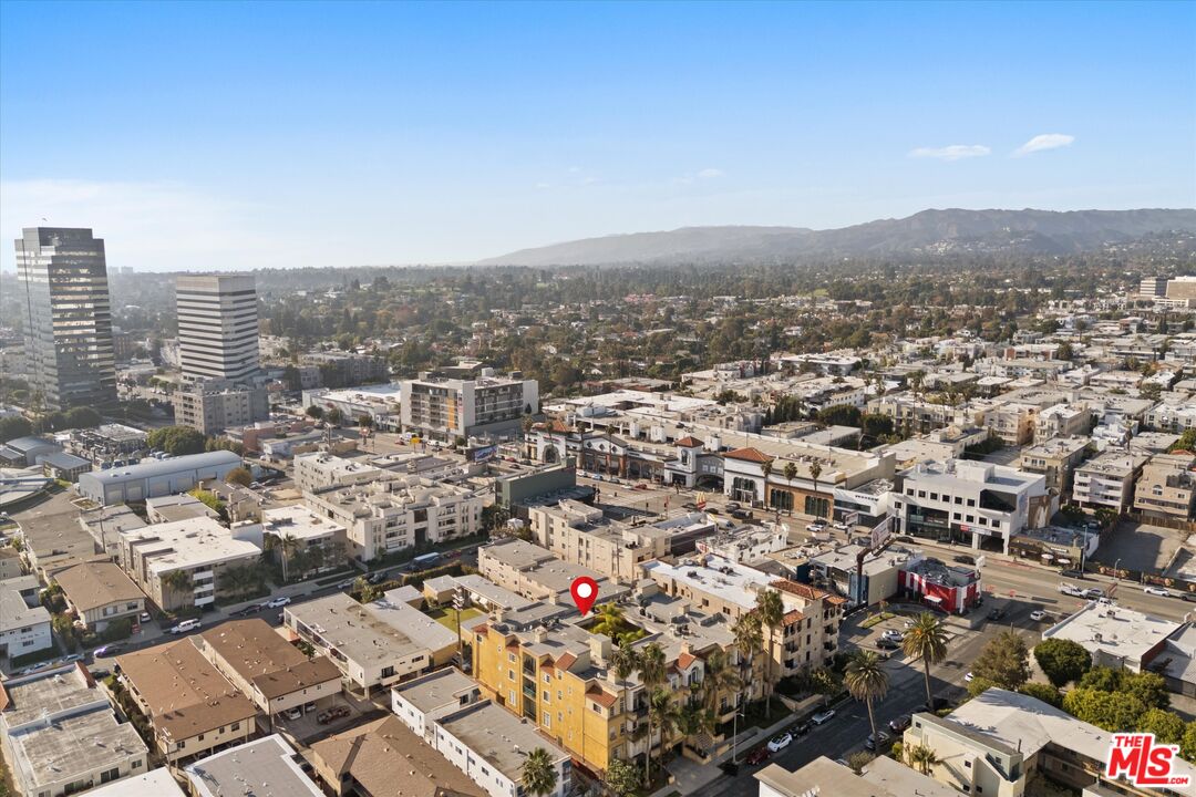 1225 Armacost Ave Unit: 304