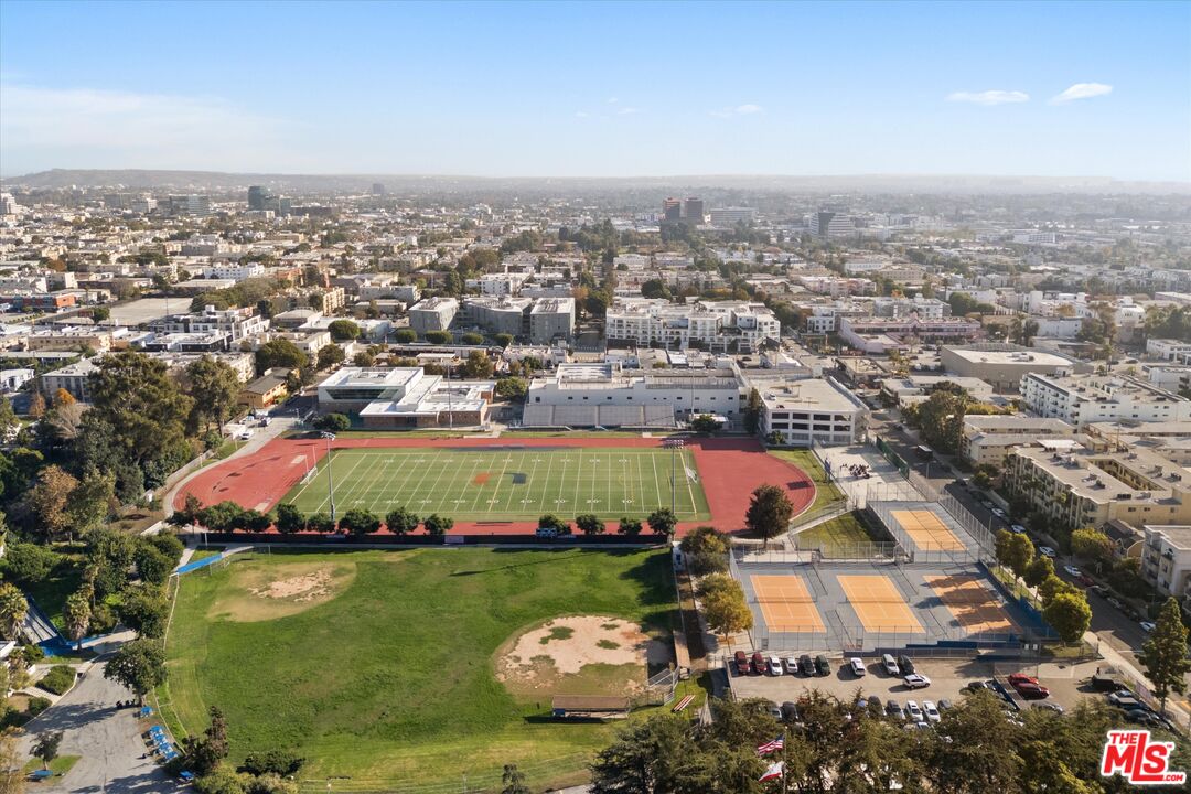 1225 Armacost Ave Unit: 304