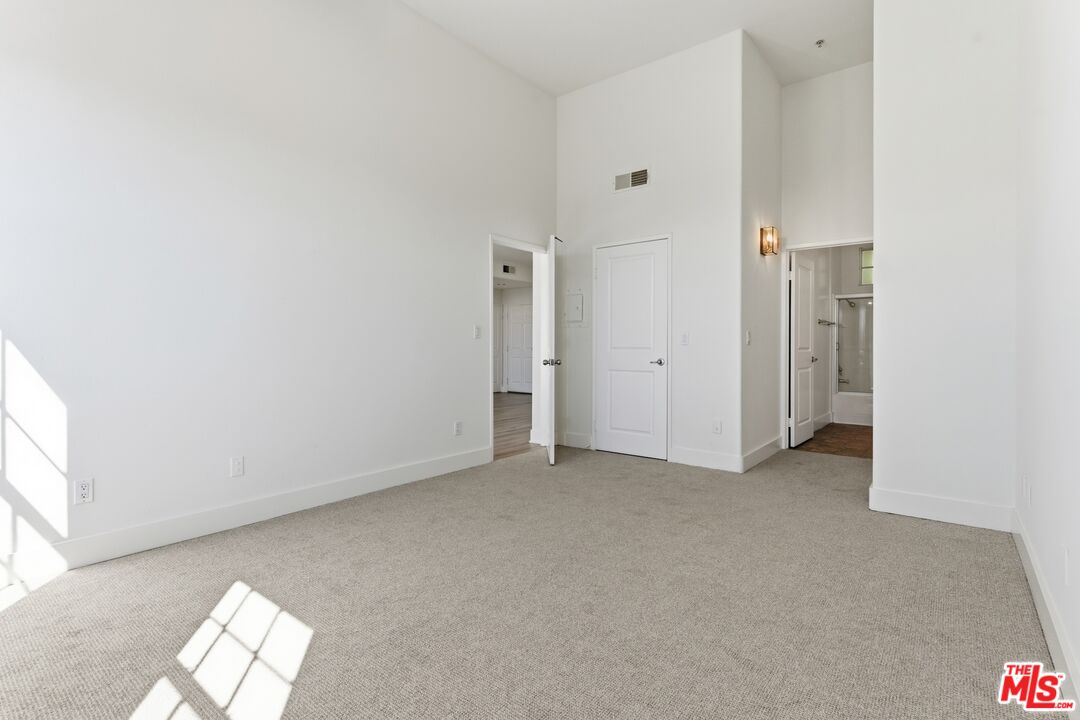 1225 Armacost Ave Unit: 304