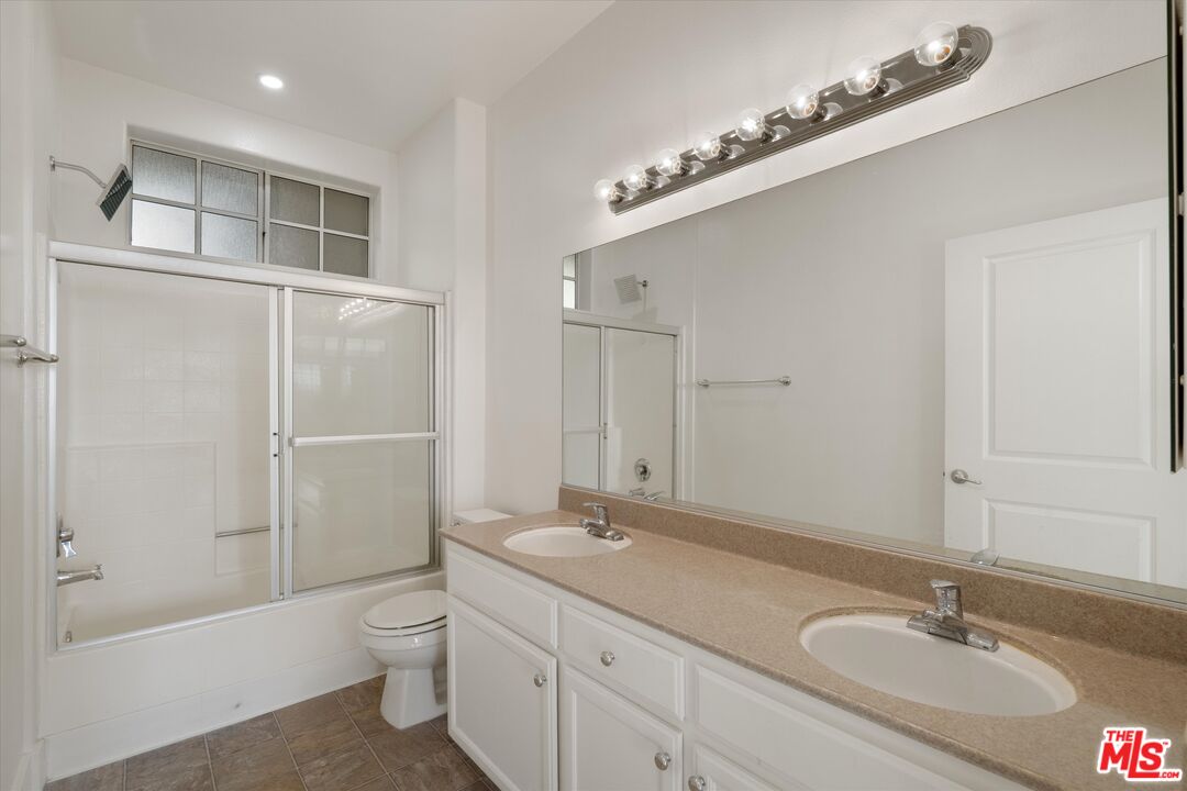 1225 Armacost Ave Unit: 304