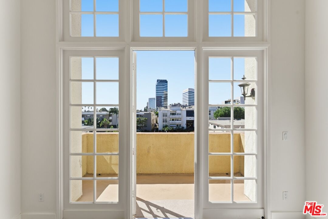 1225 Armacost Ave Unit: 304