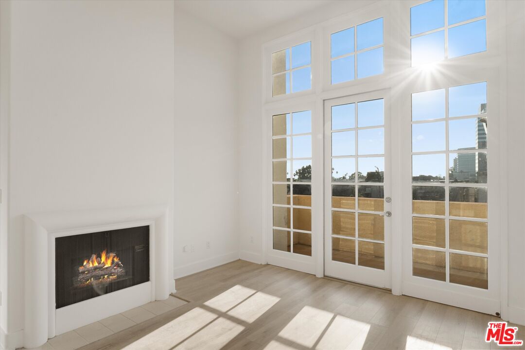 1225 Armacost Ave Unit: 304