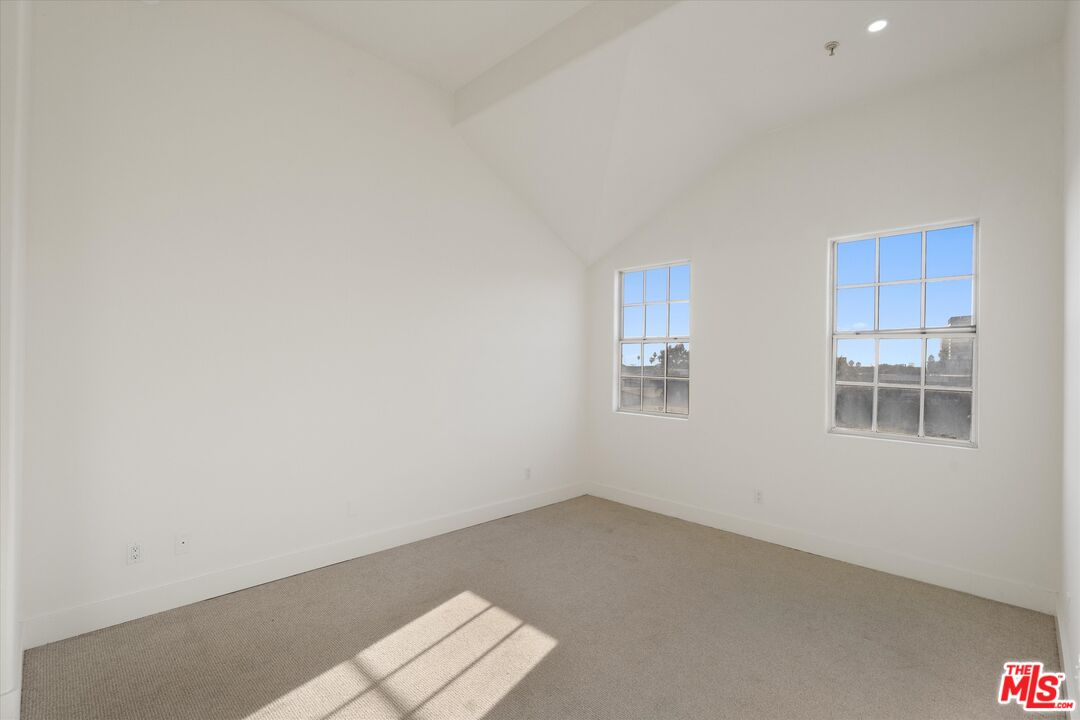 1225 Armacost Ave Unit: 304