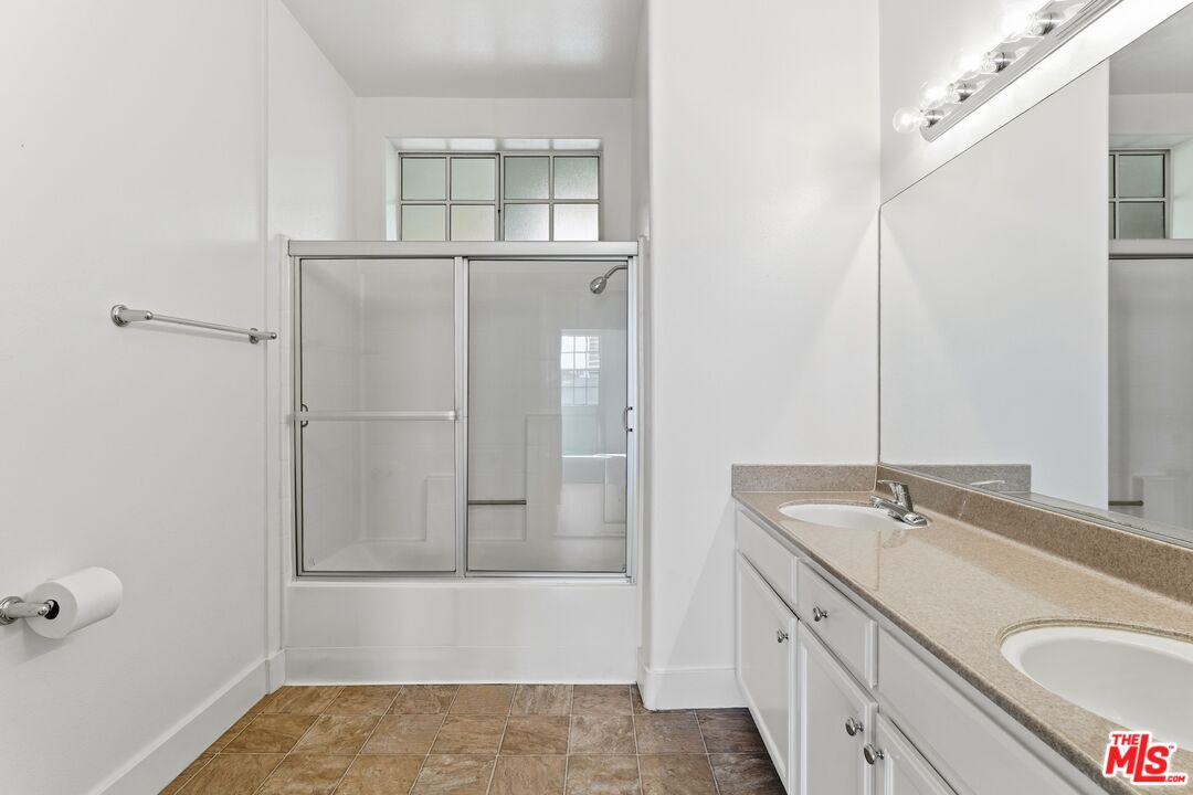 1225 Armacost Ave Unit: 304