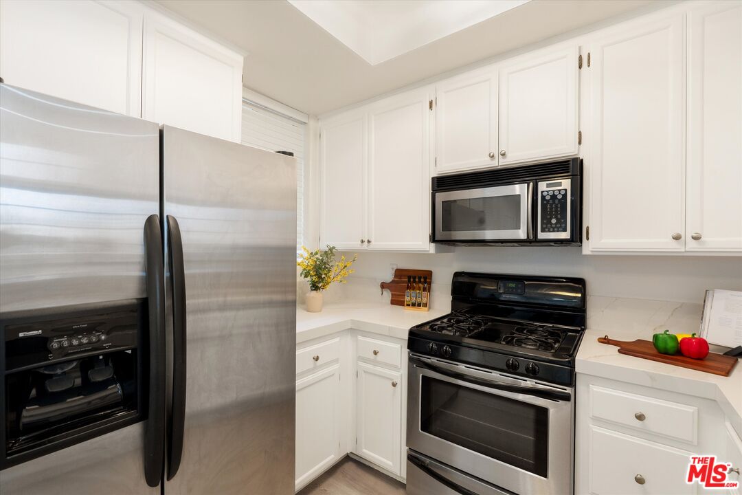 1225 Armacost Ave Unit: 304