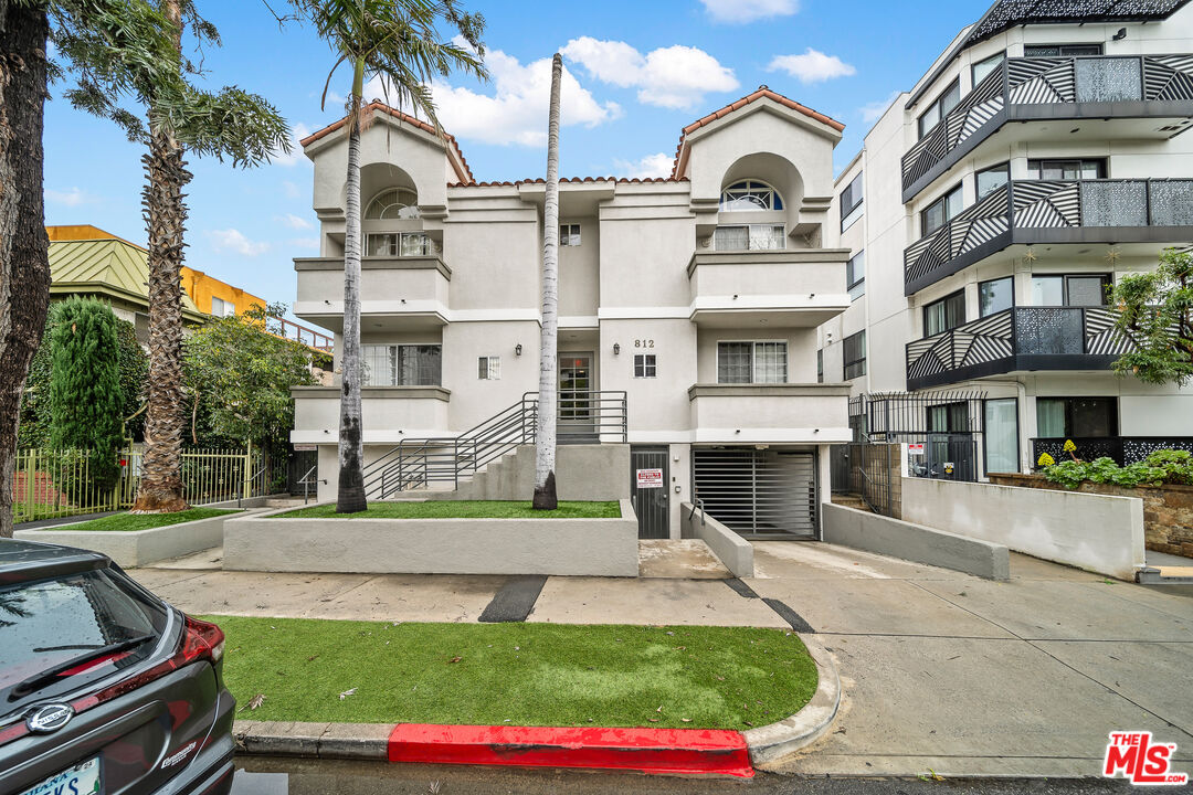 812 N Hudson Ave Unit: 107