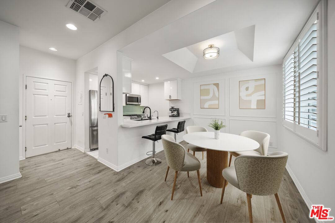 812 N Hudson Ave Unit: 107