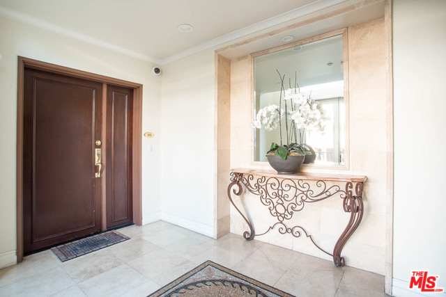 871 GRANVILLE AVE Unit: 301