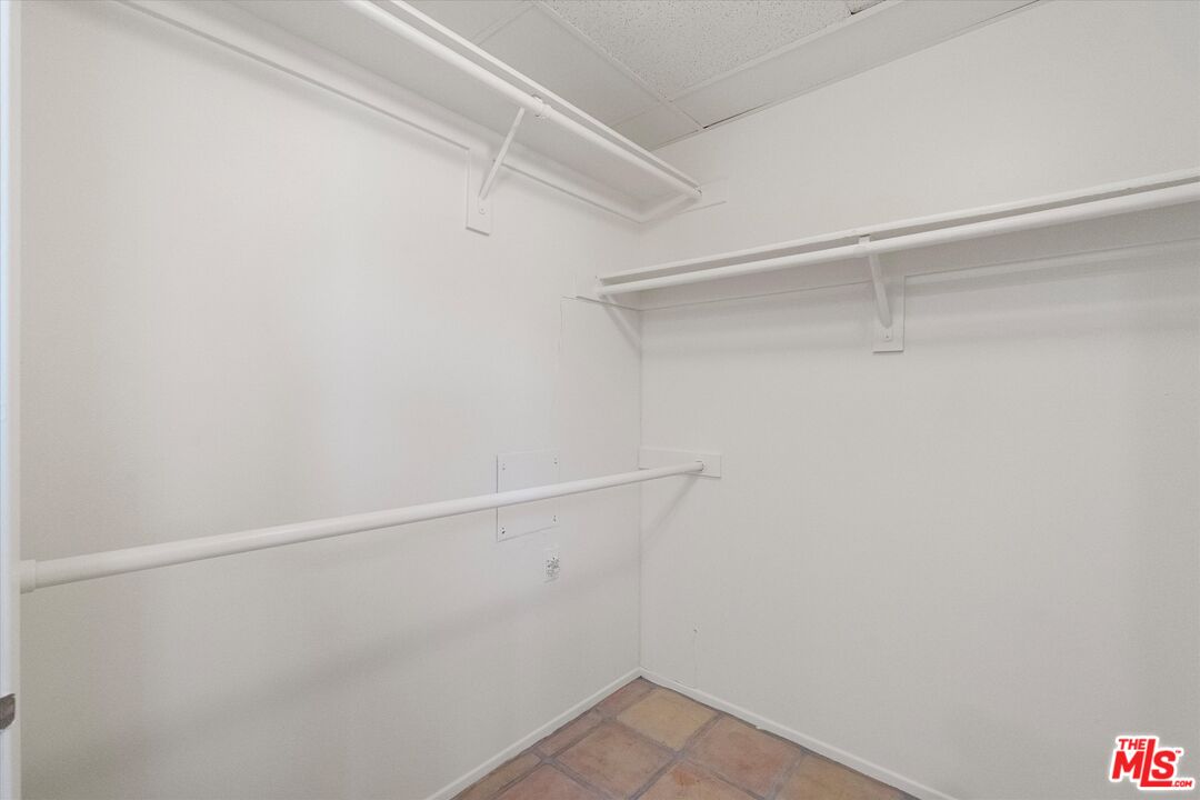 235 Main St Unit: 121