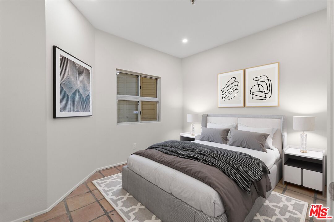 235 Main St Unit: 121